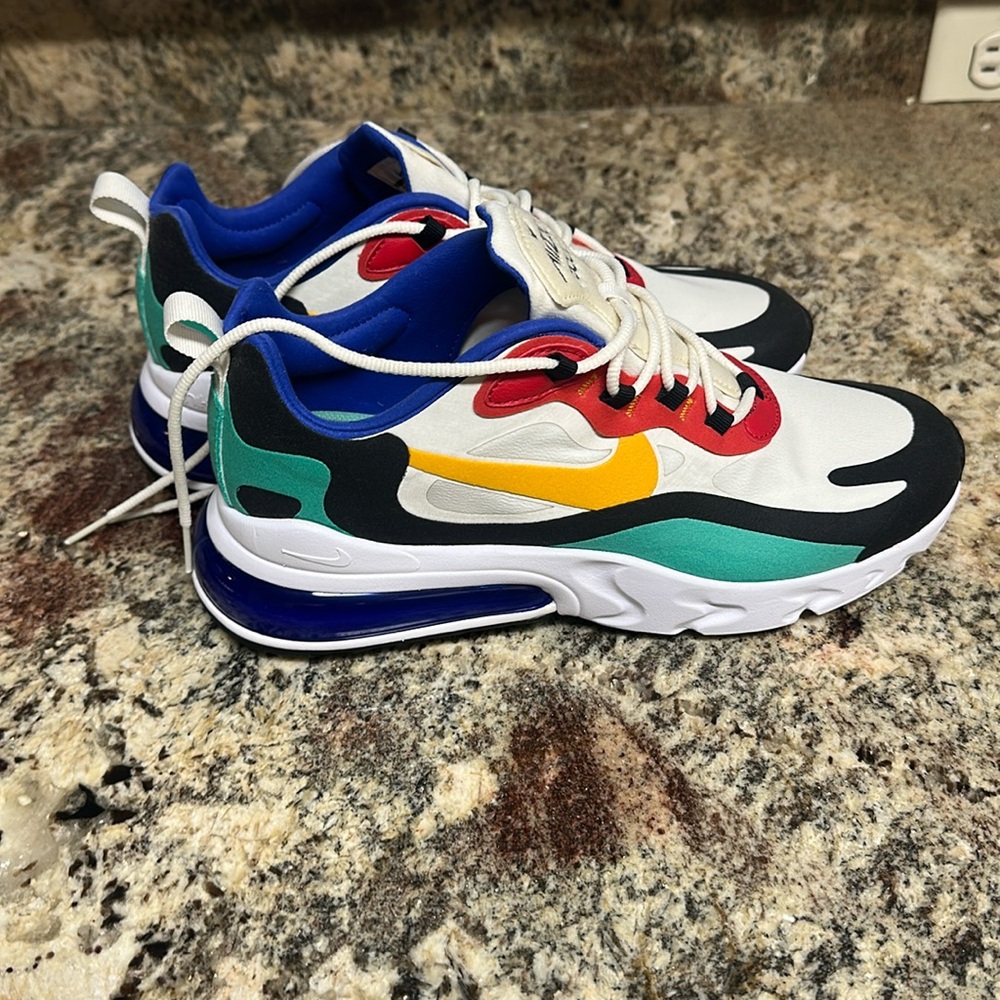 Nike Air Max 270 React Bauhaus

US Men’s Size 8.5

NEVER WORN - no original box